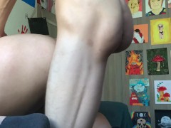 ala la penetro ANAL, le duele al final