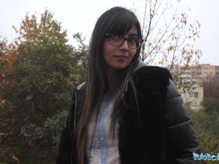 Public Agent Happy Pakistani woman fucks a stranger in the public toilets screenshot number 0