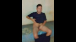 Футбольная команда ушла, и я воспользовался возможностью, чтобы пососать и получить молоко из лица одного из игроков