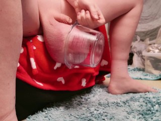 Пытаюсь уместить свои яйца в 1-литровый стакан