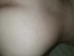 Blanquita se vienes a chorros y recibe un buen creampie