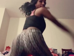 Ebony shaking ass - Screenshot 14 of 16 - Big Ass