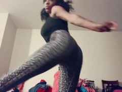 Ebony shaking ass - Screenshot 2 of 16 - Big Ass