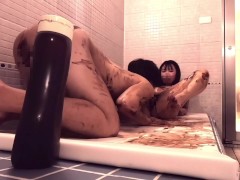 彼女のパイパンまんこをチョコまみれにして激甘クンニ♡ねっとりトロけるようなクリトリスへの愛撫で痙攣絶頂イキまくり　クリ舐め　全裸　ヌルヌル　濃厚　m字開脚　女性向け　AV　えっち　えむゆみ　カップル - Screenshot 3 of 16 - クリトリス 勃起