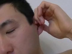 左手を映した様子