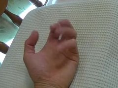 左手を映した様子 - Screenshot 2 of 16 - Man