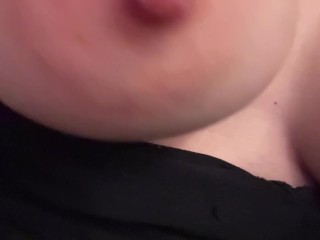 Hot Возбужденная милфа с большими сиськами Artemisia Love большими твердыми сосками в замедленной съемке крупным планом OF@ArtemisiaLove101