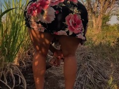 أنا عذراء أتجول في الريف ويدخل قضيب كبير في مهبلي في ماكوزا مم 1/16