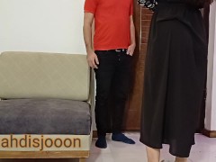 سکس ایرانی با پیک موتوری بهش گفتم زود بکن منو الان شوهرم میاد (داستانی مکالمه فارسی) - Screenshot 2 of 16 - افغانی