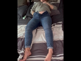 Selbstbefriedigung Bett Multiple Orgasmen Fingern Klitoris Feucht Stöhnen Zittern Komme Mehrmals