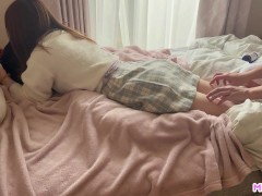 [1]ゲーム中の巨乳彼女のスカートに手を入れて悪戯しながら触りまくってそのまま生挿入-日本人カップル/素人/個人撮影/寝バック - Screenshot 1 of 16 - Amateur