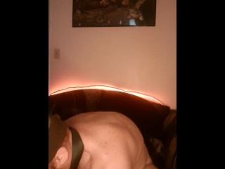 Все еще поглаживаю этот член