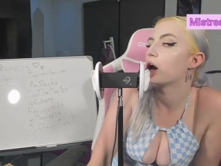 MistressMord给你一个充满活力的湿耳舔
