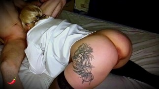 An experienced MILF with a gorgeous arse sucks while I bring her to ecstasy with my fingers!