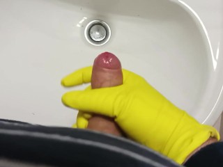 Мастурбация члена умывальника с камшотом