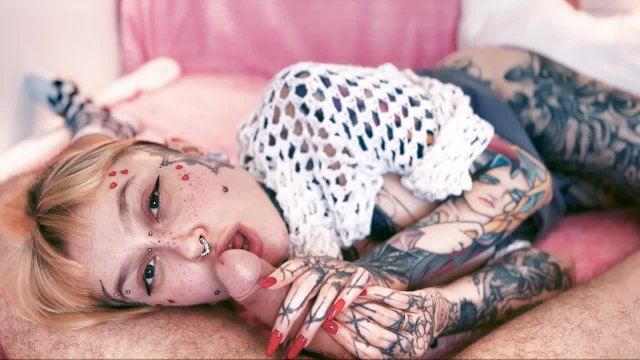 Your stepsister came back from class and chilling with her phone but u cum on her face
