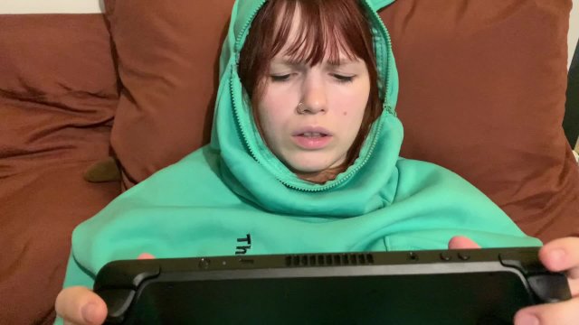 Fucked My StepSister While She was Playing my console