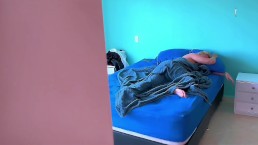 Sorpresa 18 compleanno svegliati dalla mia sorellastra, mamma mi ha beccato a scoparle il culo grosso e la figa stretta. Parte 1.