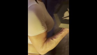 Bizeps Flexing - Training eines Fitnessmodels
