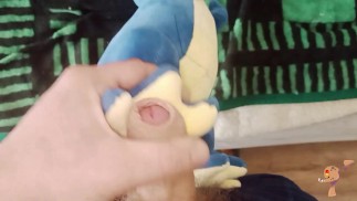 Голубой динозавр тираннозавр весело