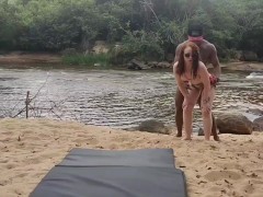 SOQUEI O BRAÇO NA BUCETA DA MILFSAFADA E GOSEI NA CARA - Screenshot 1 of 16 - Loira