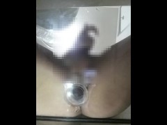レディボーイがアナルを拡張しながらガラスに精液をぶちまける耐久オナニー