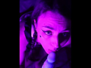 большой фаллоимитатор минет