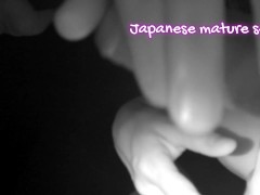 無修正　不倫熟年カップル映画館赤外線手こき、濃厚フェラ