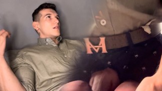 La thérapie avec ma coloc se termine par des relations sexuelles curieuses et passionnées