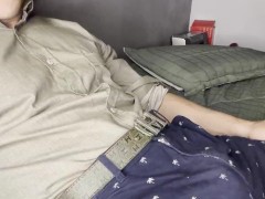 My roommate asks me for therapy and ends up being fucked by his therapist