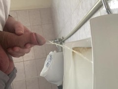 I pee in a public toilet - Screenshot 11 of 16 - Peeing