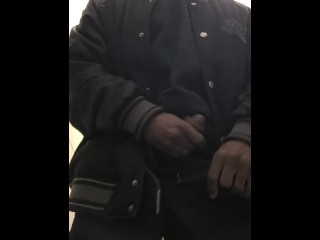 Принимаю мочу большого члена