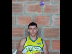 "Te Miro, Me Deseas... y Sabes Que No Puedes Resistirte"