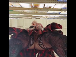 Flashing my Tits and Pussy in the Grocery Store & Car!