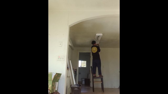 Watch ME INSTALL LIGHT FIXTURE