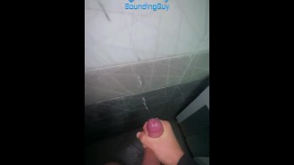 Сольный мужчина массивный камшот после работы 💦: Explosive веревки облегчения 🔥 спермы