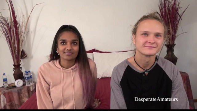 Raw casting горячая межрасовая милфа с большими сиськами Desperate Amateurs жестко трахаются