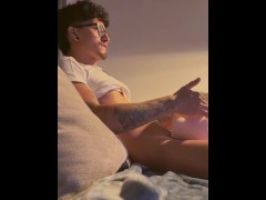 MUÑECA SEXUAL! A este macho varonial le encanta meter la verga