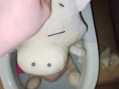 Aronas Dragon Peeing