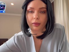 Физиотерапевт помогает пациенту снять стресс и принимает сперму в анал 10/16