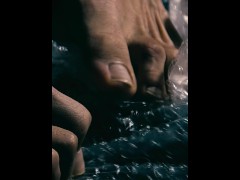 Teaser: Jugando con papel de burbujas con mis pies