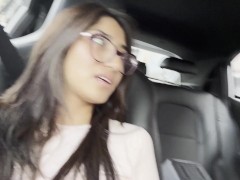 Juegos Calientes con desconocida CULONA en el auto