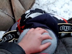 I fuck a stranger in the mouth in the toilet and quickly cum