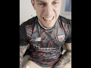 💣FOOTBALL PLAYER Cumshot with NO HANDS😈