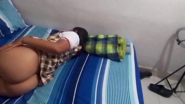 LE FOLLO EL CULO A LA NALGONA DE MI HIJASTRA Y LO DEJO LLENO DE SEMEN