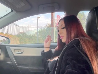 Итальянская длинноволосая большая грудь Artemisia Love 420 Smoke Sesh в машине @ ArtemisiaLove101