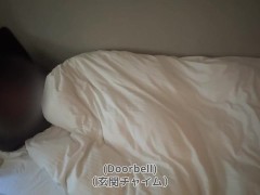 【早朝不倫セックス・NTR】「旦那のちんこより気持ち良い」 旦那が仕事に行った後に、不倫相手と中出しセックス - Screenshot 1 of 16 - 中出し