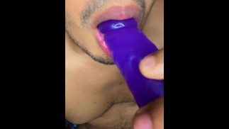 Ven que te quiero mamar la verga y que me la metas ( joi en español)