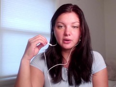 Emily Jones Is Answering Your Most Embarrassing Questions… You Won’t Believe These! 😳🔥