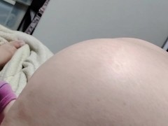 Madura culona  se masturba